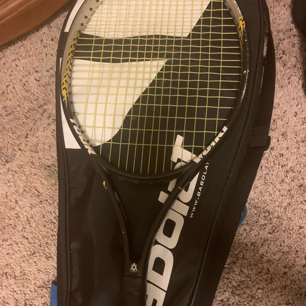 adult tennis racket with babolat tennis bag